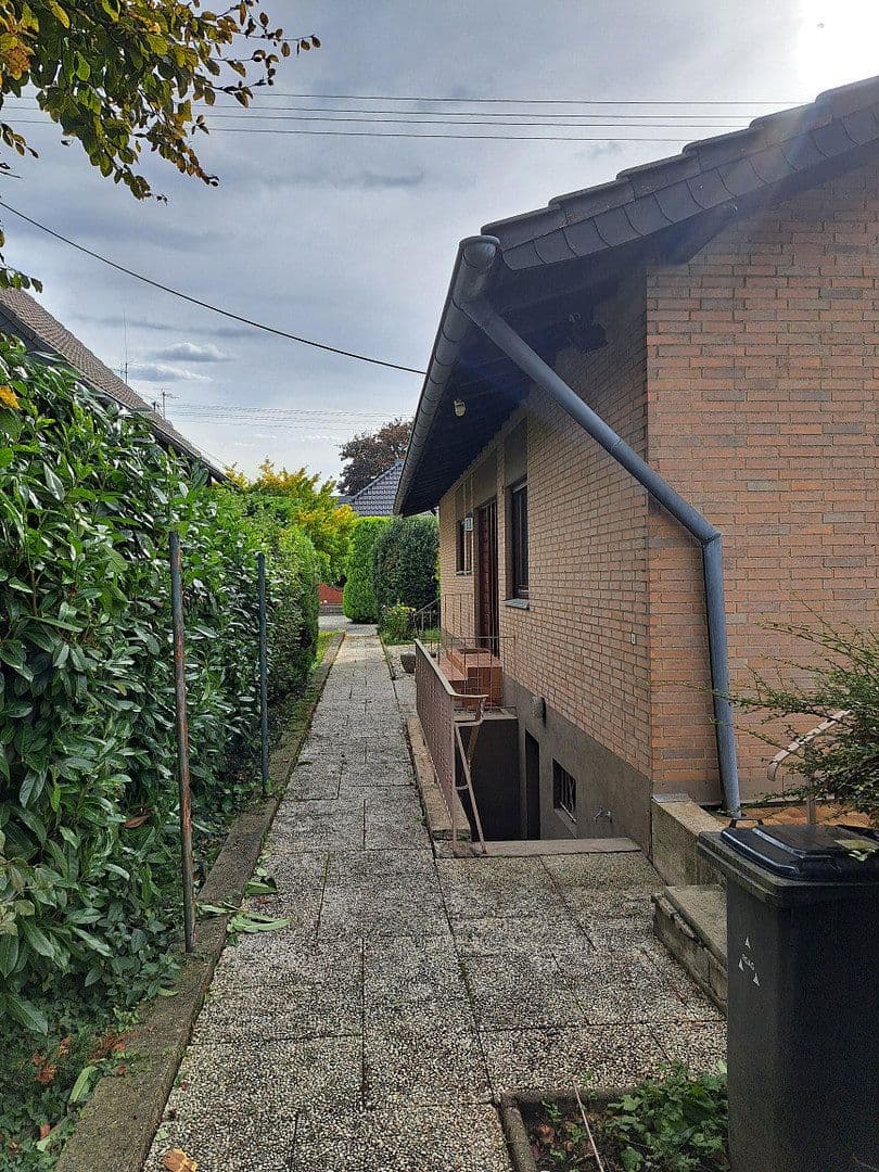 Prodej domu 135 m², pozemek 520 m², Niederkassel, Severní Porýní-Vestfálsko Prodej domu 135 m², pozemek 520 m², Niederkassel, Severní Porýní-Vestfálsko