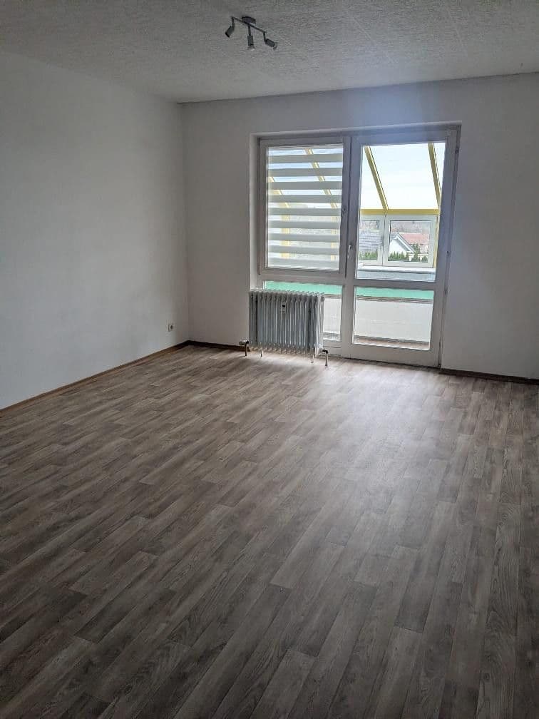Pronájem bytu 2+1 55 m², Landhausstraße 8-10, Meßstetten, Bádensko-Württembersko Pronájem bytu 2+1 55 m², Landhausstraße 8-10, Meßstetten, Bádensko-Württembersko