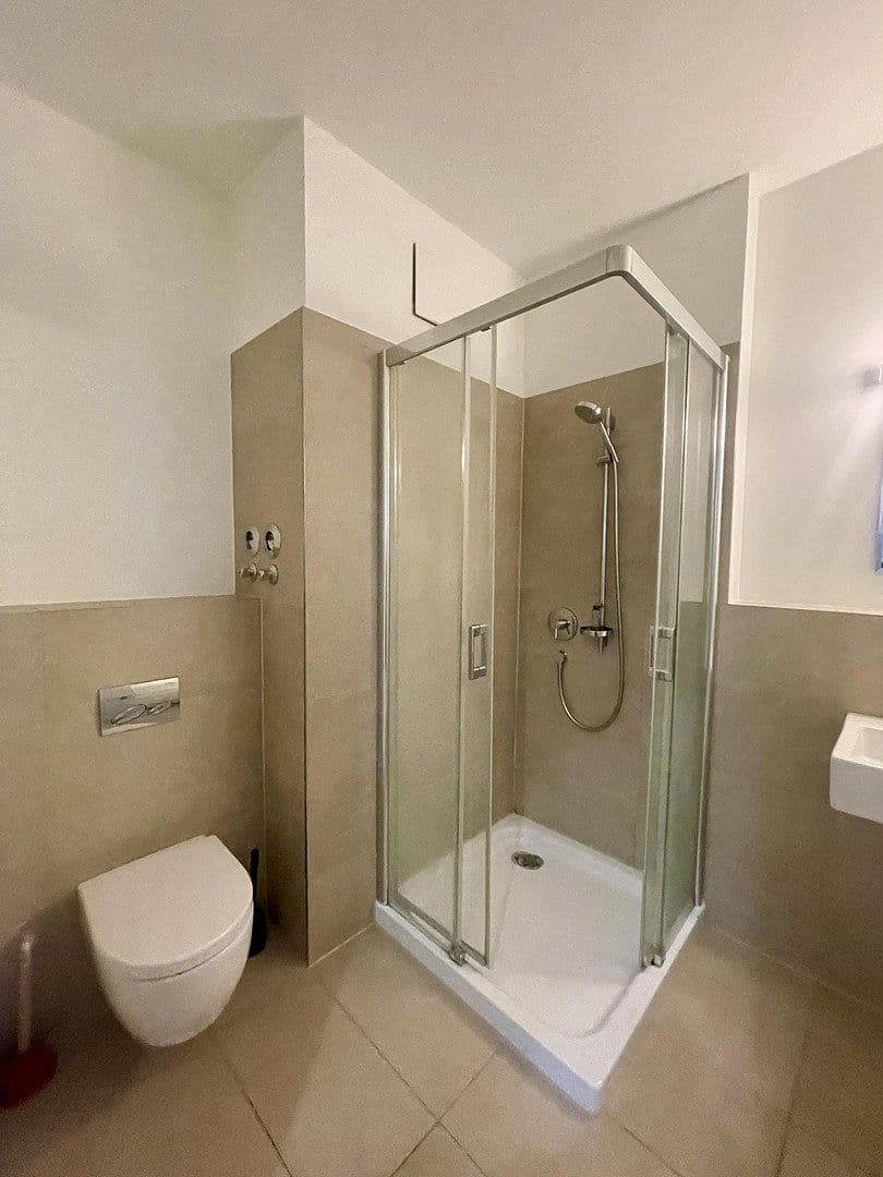 Prodej bytu 2+1 40 m², Chausseestr 108, Berlin, Berlín Prodej bytu 2+1 40 m², Chausseestr 108, Berlin, Berlín