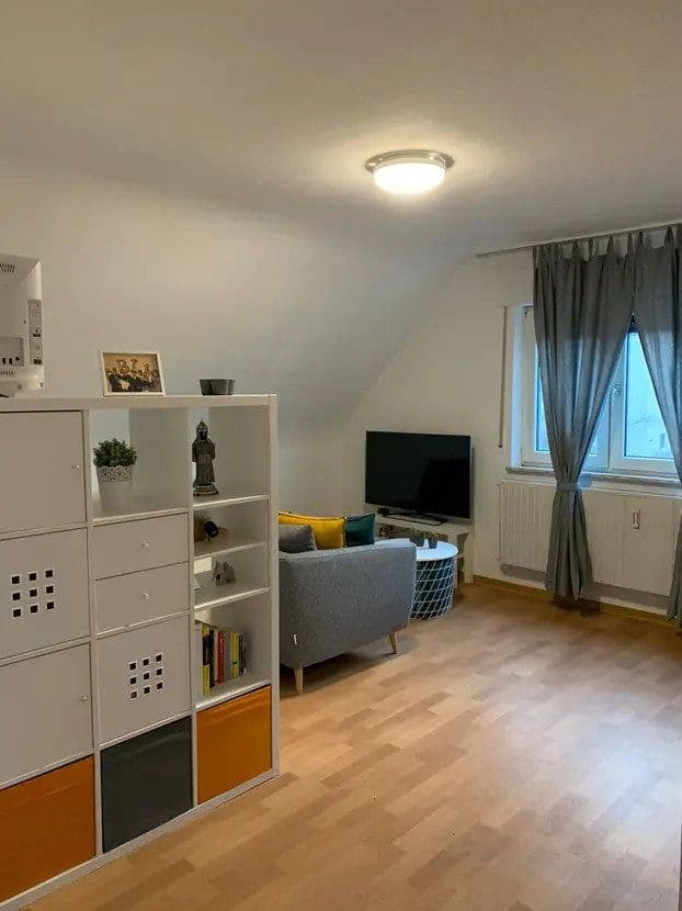 Pronájem bytu 1+kk 35 m², Lassallestr. 17, Knielingen, Bádensko-Württembersko Pronájem bytu 1+kk 35 m², Lassallestr. 17, Knielingen, Bádensko-Württembersko