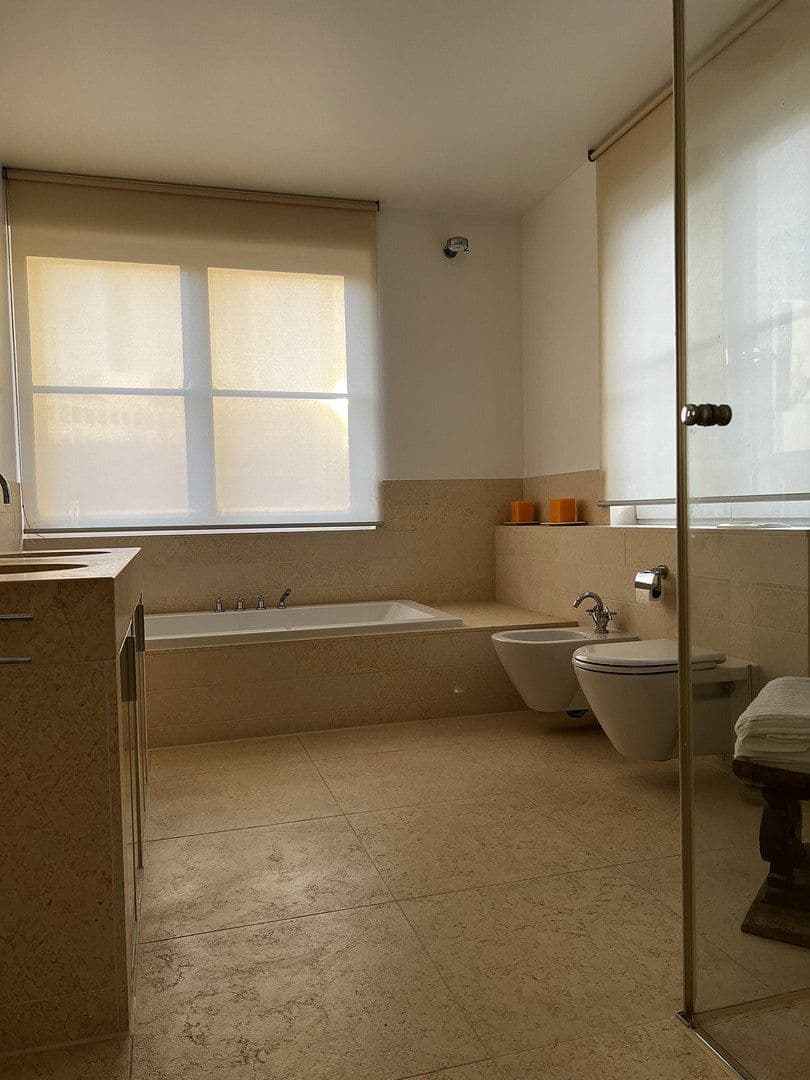 Prodej bytu 4+kk 174 m², Frankfurt, Hessen Prodej bytu 4+kk 174 m², Frankfurt, Hessen