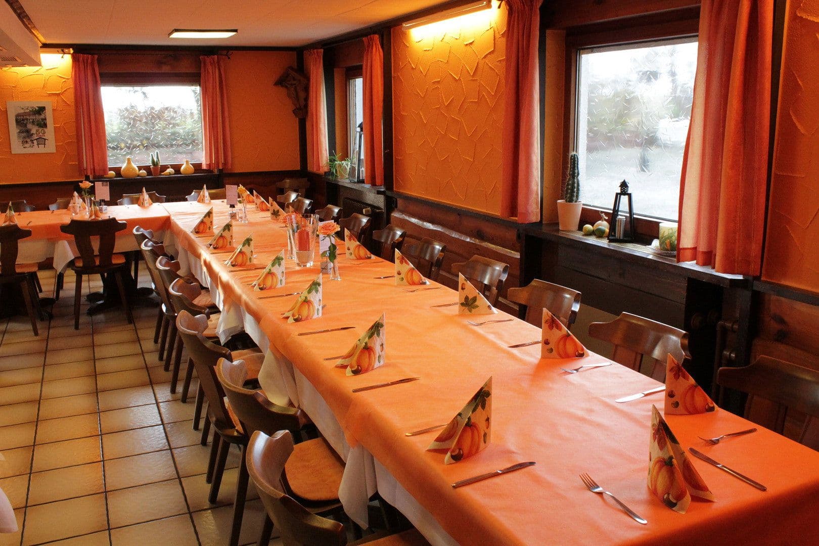 Prodej nebytového prostoru 2.900 m², Offenburg, Bádensko-Württembersko Prodej nebytového prostoru 2.900 m², Offenburg, Bádensko-Württembersko