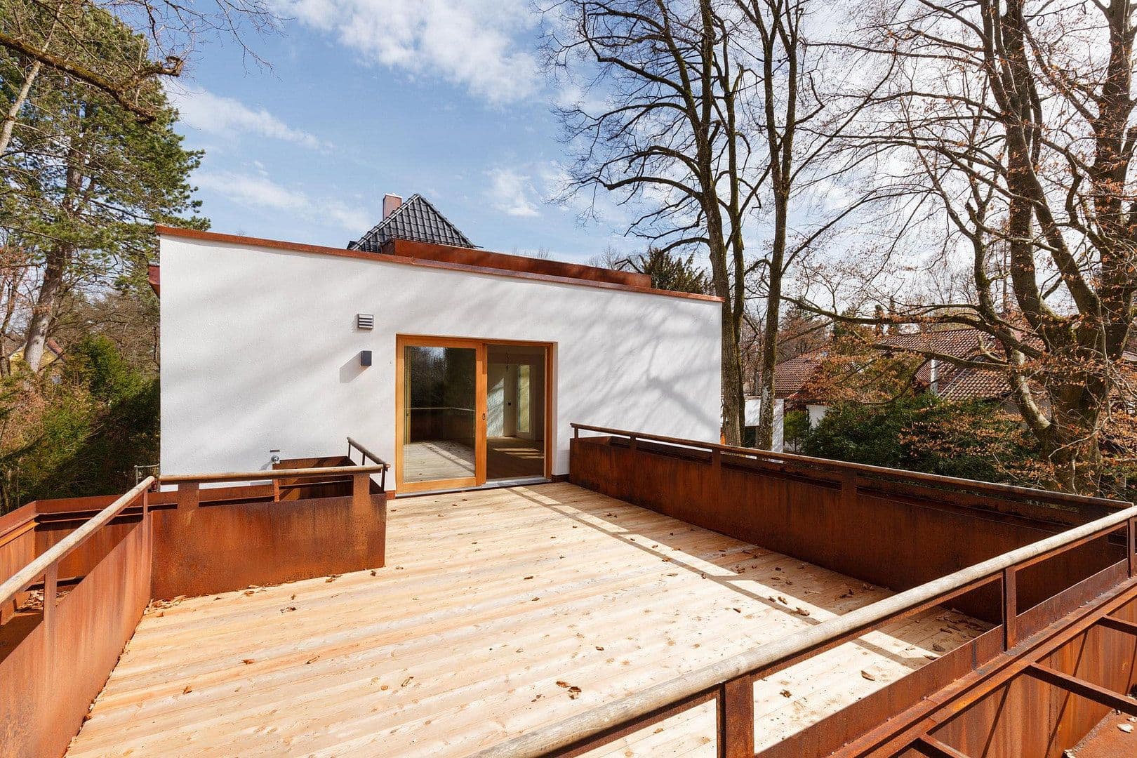 Pronájem bytu 2+1 95 m², Rosenstraße 5, Großhesselohe, Bavorsko Pronájem bytu 2+1 95 m², Rosenstraße 5, Großhesselohe, Bavorsko