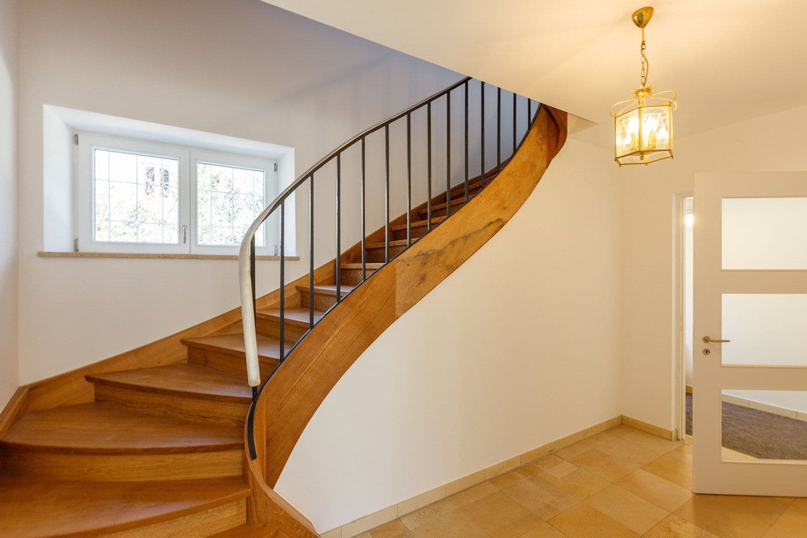 Pronájem bytu 2+1 95 m², Rosenstraße 5, Großhesselohe, Bavorsko Pronájem bytu 2+1 95 m², Rosenstraße 5, Großhesselohe, Bavorsko