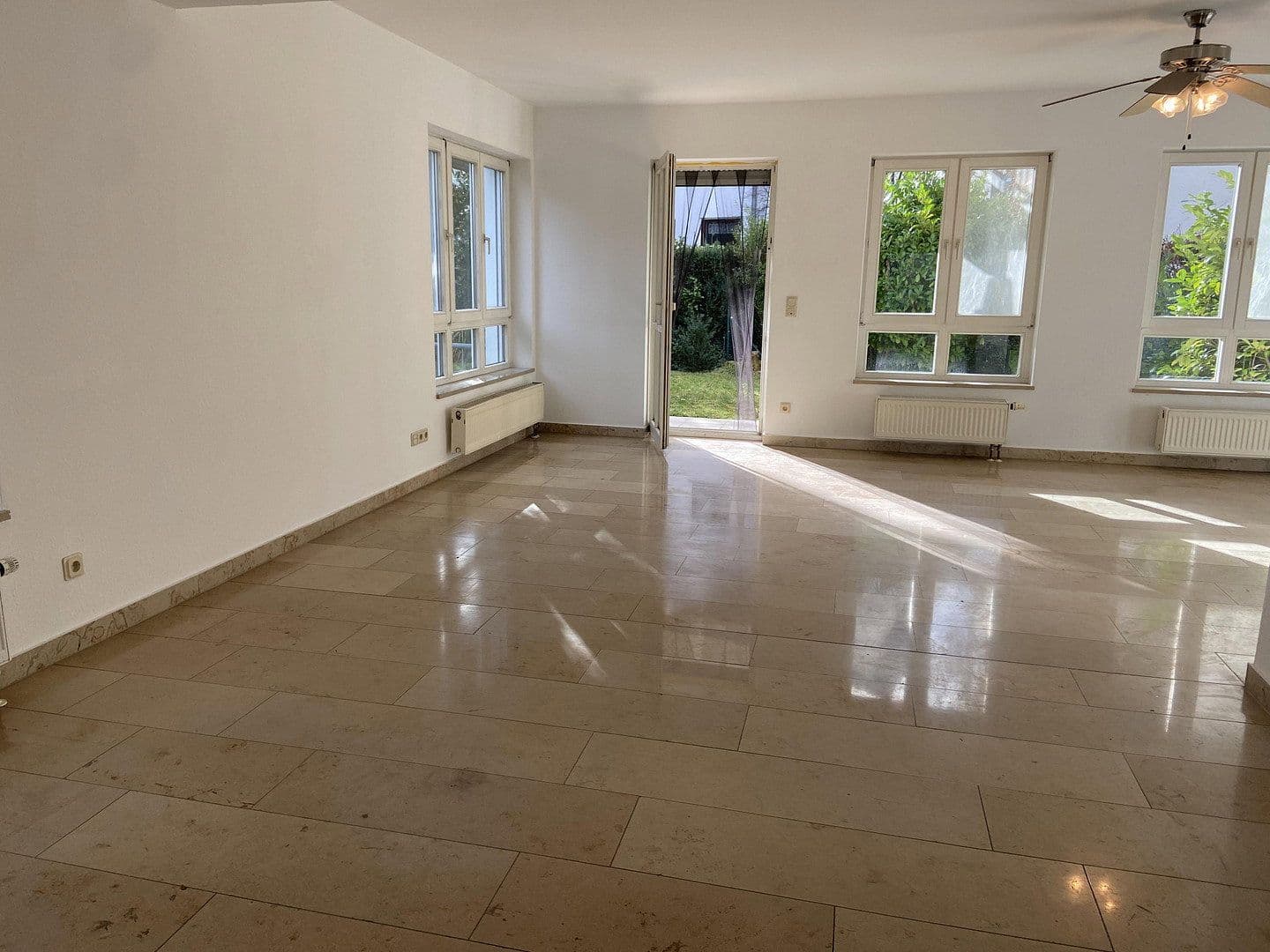 Prodej domu 209 m², pozemek 369 m², Wiesbaden, Hessen Prodej domu 209 m², pozemek 369 m², Wiesbaden, Hessen
