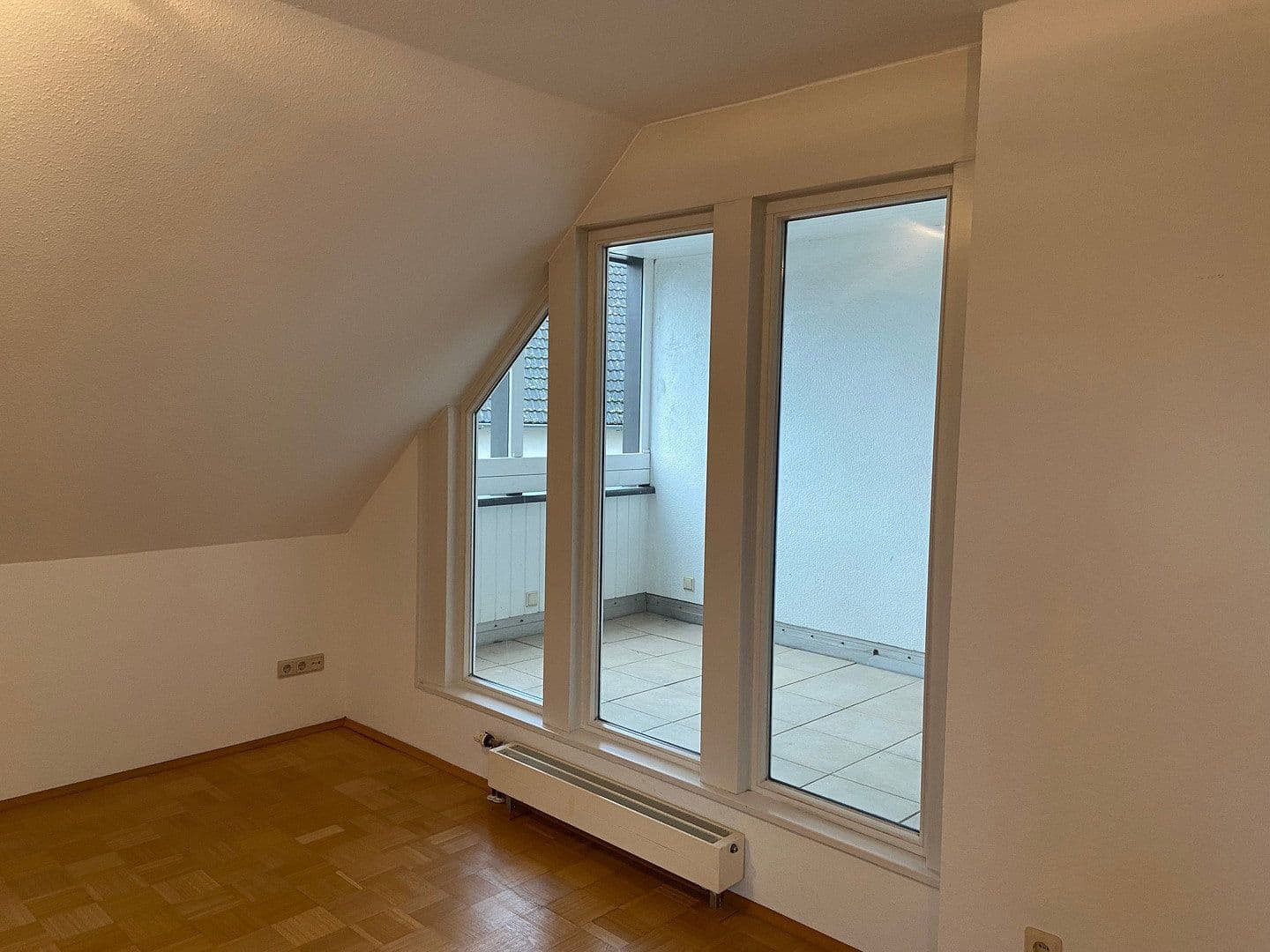 Prodej domu 209 m², pozemek 369 m², Wiesbaden, Hessen Prodej domu 209 m², pozemek 369 m², Wiesbaden, Hessen
