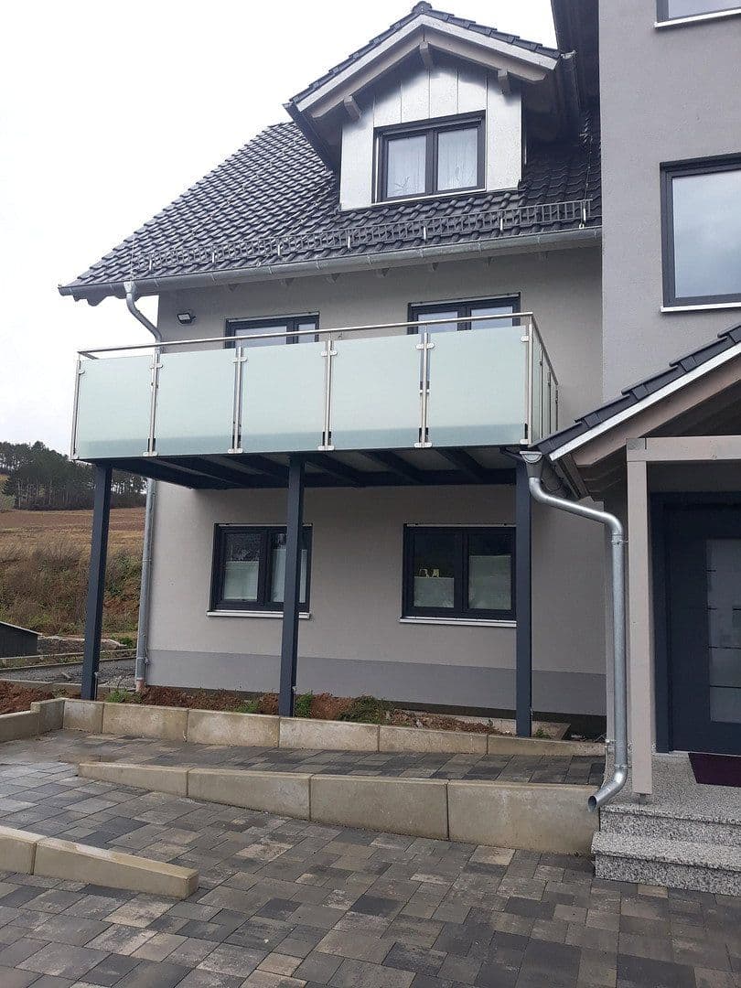 Pronájem bytu 2+1 70 m², Frauenschuhweg 10, Wertheim, Bádensko-Württembersko Pronájem bytu 2+1 70 m², Frauenschuhweg 10, Wertheim, Bádensko-Württembersko