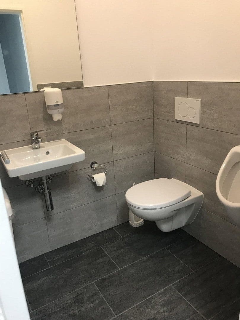 Pronájem kanceláře 100 m², Siemensstraße 9A, Wiesbaden, Hessen Pronájem kanceláře 100 m², Siemensstraße 9A, Wiesbaden, Hessen