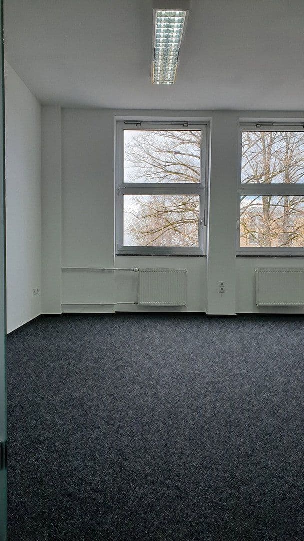 Pronájem kanceláře 2.000 m², Nagold, Bádensko-Württembersko Pronájem kanceláře 2.000 m², Nagold, Bádensko-Württembersko