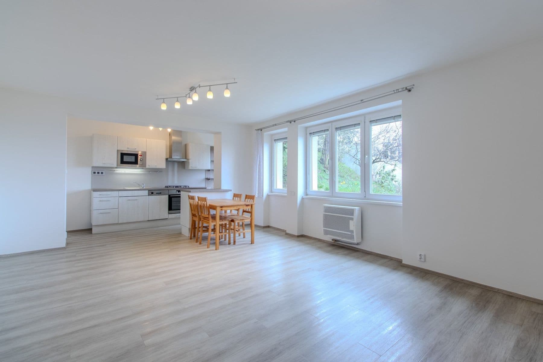 Pronájem bytu 1+kk 64 m², Nad Výšinkou, Praha, Praha Pronájem bytu 1+kk 64 m², Nad Výšinkou, Praha, Praha