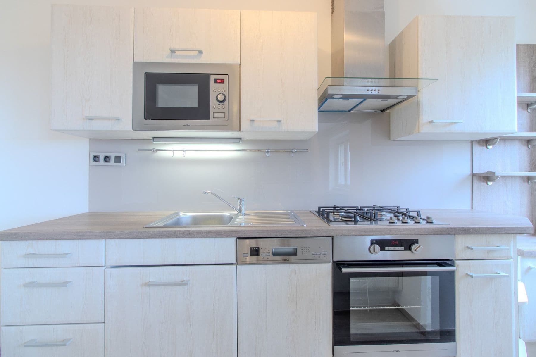 Pronájem bytu 1+kk 64 m², Nad Výšinkou, Praha, Praha Pronájem bytu 1+kk 64 m², Nad Výšinkou, Praha, Praha