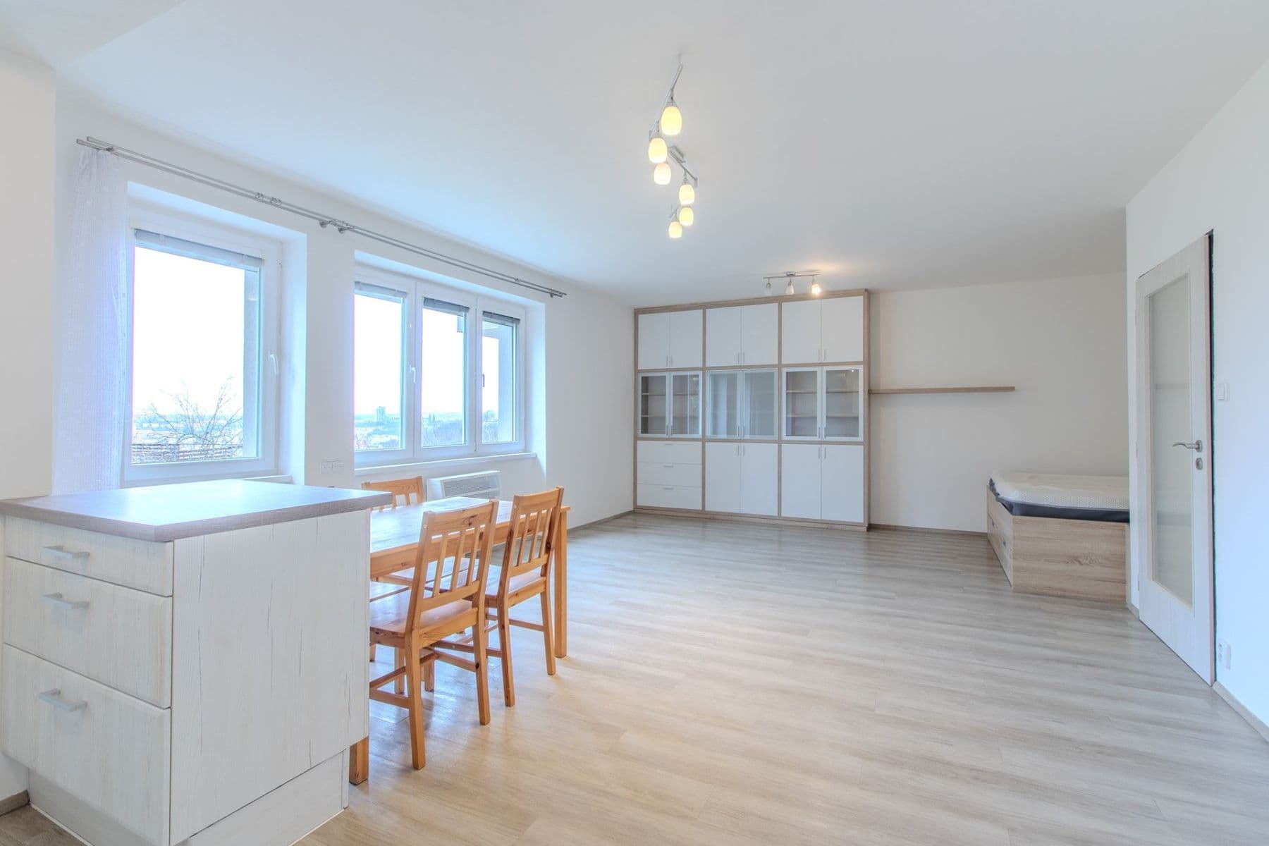 Pronájem bytu 1+kk 64 m², Nad Výšinkou, Praha, Praha Pronájem bytu 1+kk 64 m², Nad Výšinkou, Praha, Praha