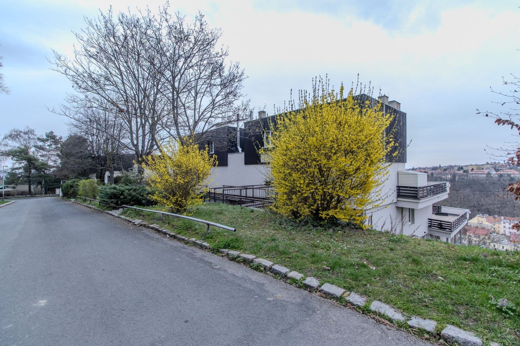 Pronájem bytu 1+kk 64 m², Nad Výšinkou, Praha, Praha Pronájem bytu 1+kk 64 m², Nad Výšinkou, Praha, Praha