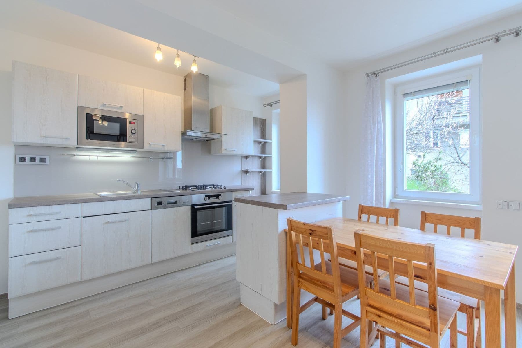 Pronájem bytu 1+kk 64 m², Nad Výšinkou, Praha, Praha Pronájem bytu 1+kk 64 m², Nad Výšinkou, Praha, Praha