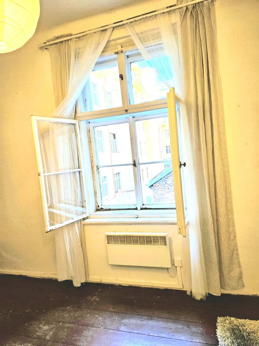 Pronájem bytu 3+1 90 m², Husinecká, Praha, Praha Pronájem bytu 3+1 90 m², Husinecká, Praha, Praha