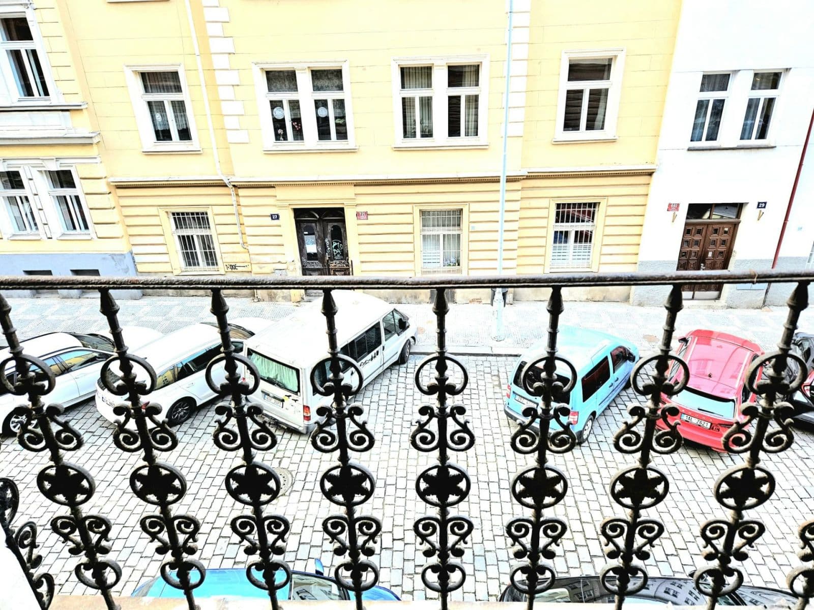 Pronájem bytu 3+1 90 m², Husinecká, Praha, Praha Pronájem bytu 3+1 90 m², Husinecká, Praha, Praha