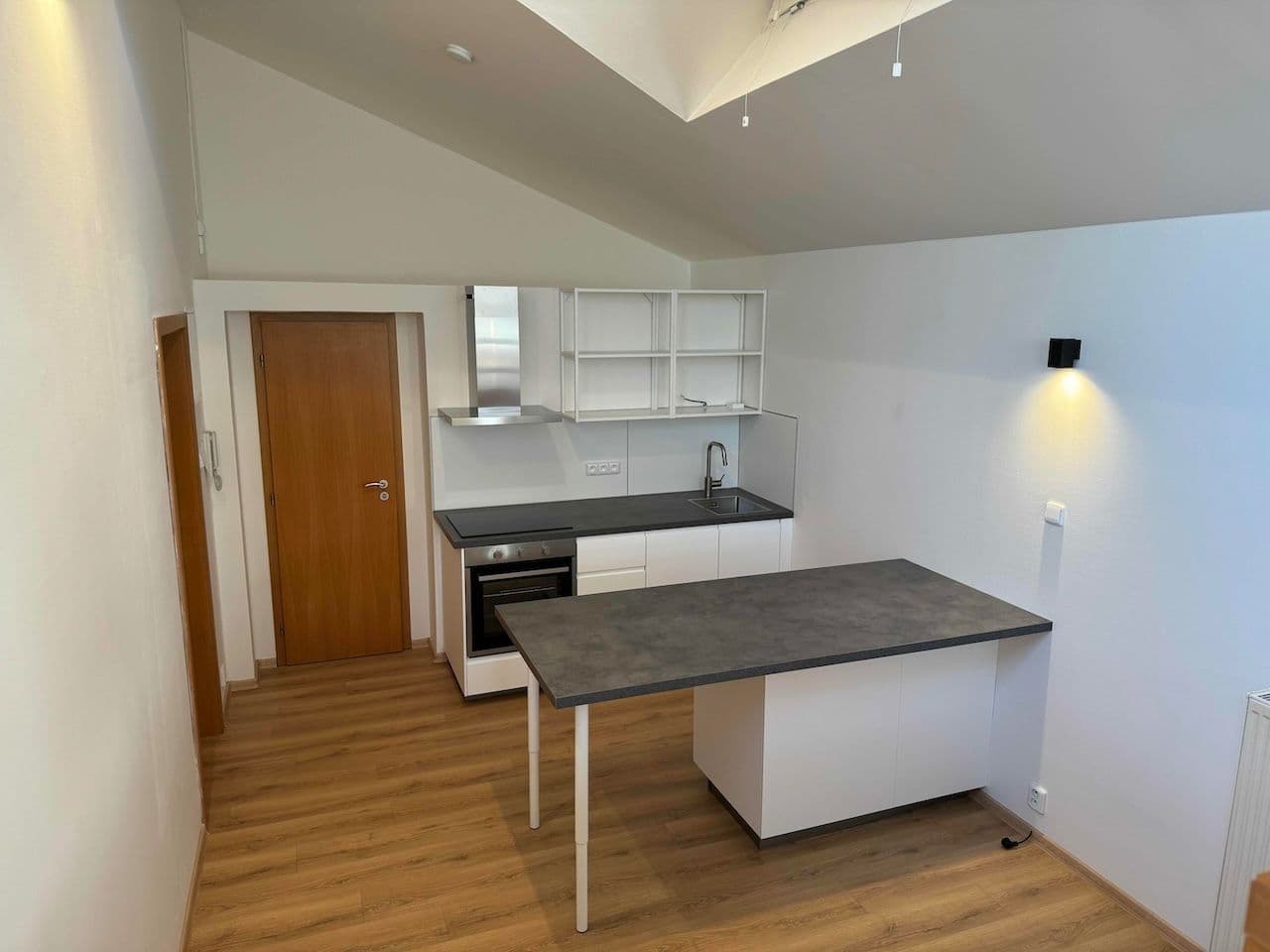Pronájem bytu 1+kk 46 m², Pod Kesnerkou, Praha, Praha Pronájem bytu 1+kk 46 m², Pod Kesnerkou, Praha, Praha