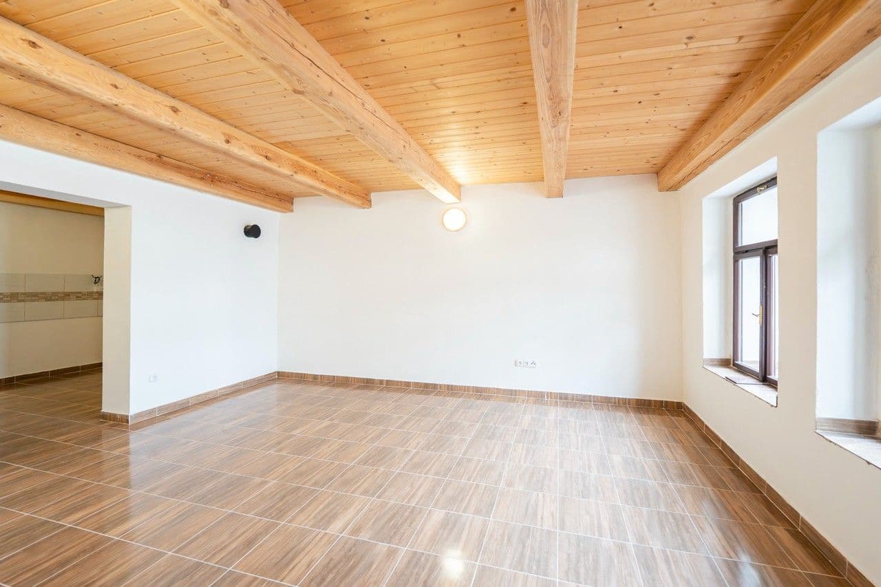 Pronájem bytu 1+1 38 m², náměstí Míru, Heřmanův Městec, Pardubický kraj Pronájem bytu 1+1 38 m², náměstí Míru, Heřmanův Městec, Pardubický kraj