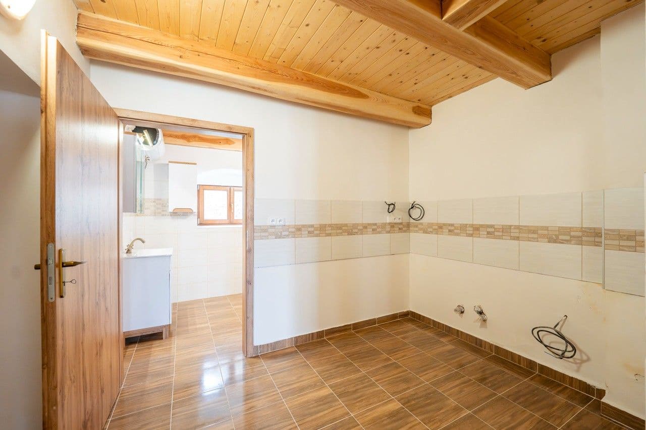 Pronájem bytu 1+1 38 m², náměstí Míru, Heřmanův Městec, Pardubický kraj Pronájem bytu 1+1 38 m², náměstí Míru, Heřmanův Městec, Pardubický kraj