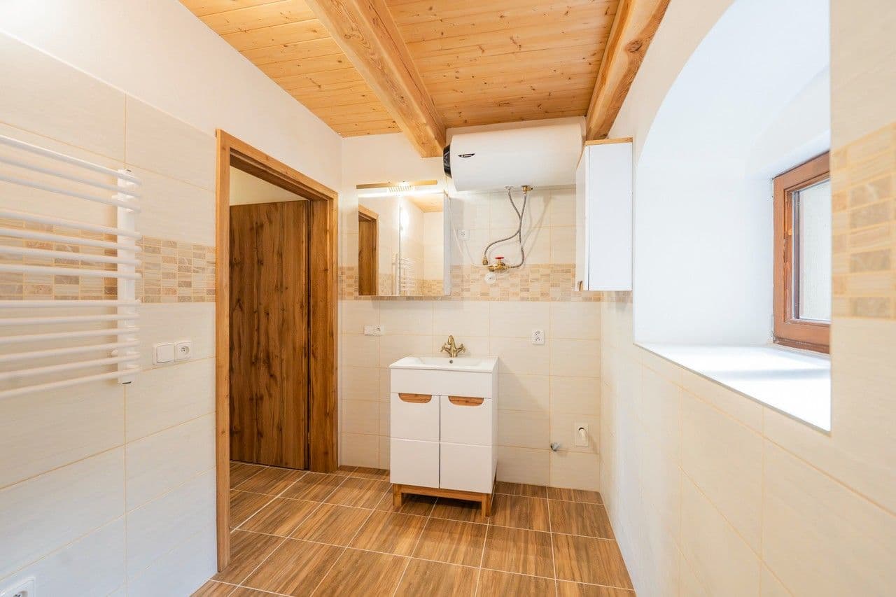 Pronájem bytu 1+1 38 m², náměstí Míru, Heřmanův Městec, Pardubický kraj Pronájem bytu 1+1 38 m², náměstí Míru, Heřmanův Městec, Pardubický kraj