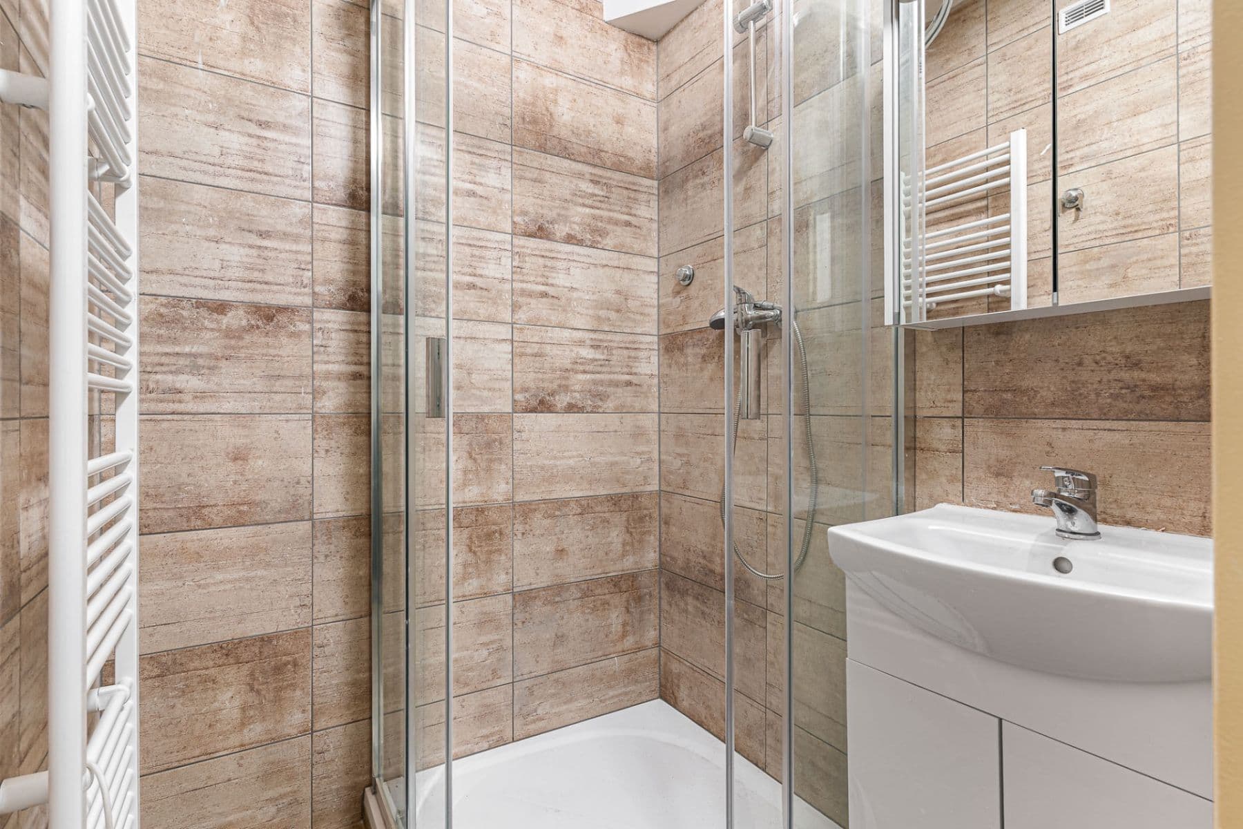 Pronájem bytu 5+1 123 m², Krátká, Praha, Praha Pronájem bytu 5+1 123 m², Krátká, Praha, Praha