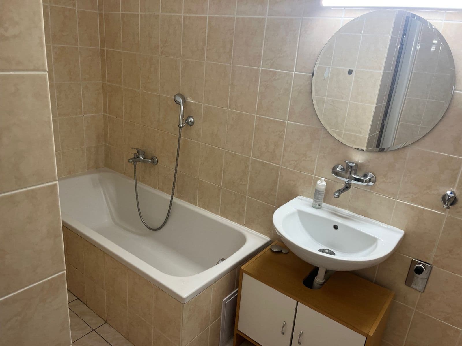 Pronájem bytu 3+kk 64 m², Pernštýnské náměstí, Pardubice, Pardubický kraj Pronájem bytu 3+kk 64 m², Pernštýnské náměstí, Pardubice, Pardubický kraj