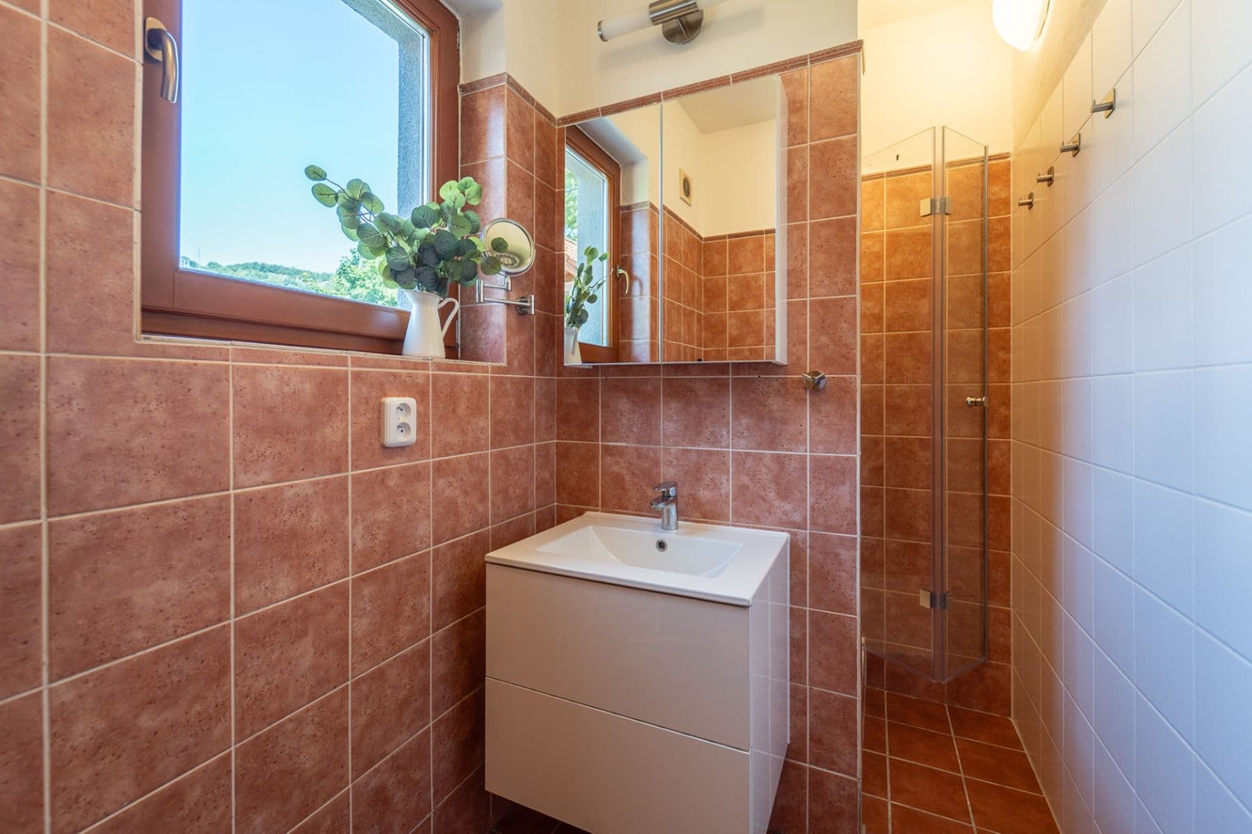 Prodej domu 188 m², pozemek 438 m², Pod Sokolovnou, Vrané nad Vltavou, Středočeský kraj Prodej domu 188 m², pozemek 438 m², Pod Sokolovnou, Vrané nad Vltavou, Středočeský kraj