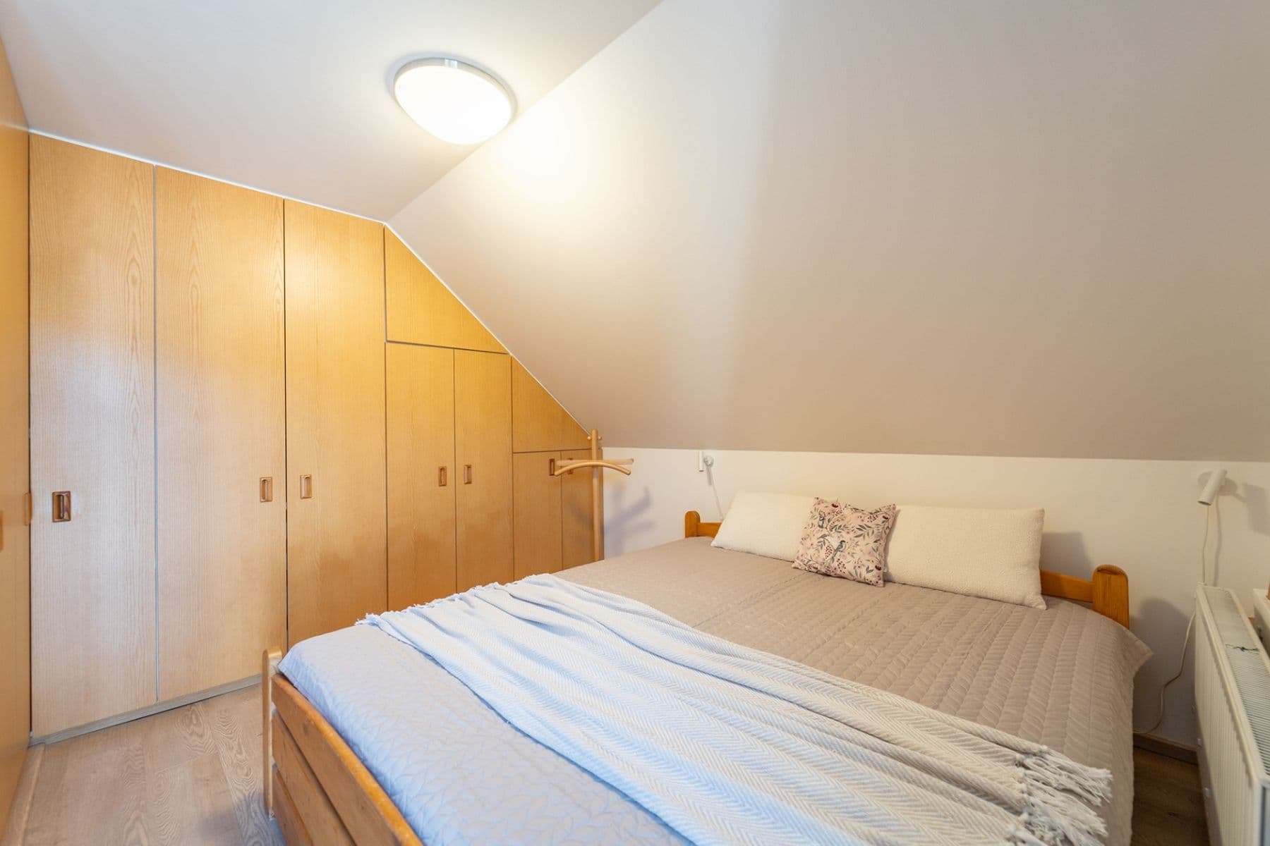 Prodej domu 188 m², pozemek 438 m², Pod Sokolovnou, Vrané nad Vltavou, Středočeský kraj Prodej domu 188 m², pozemek 438 m², Pod Sokolovnou, Vrané nad Vltavou, Středočeský kraj