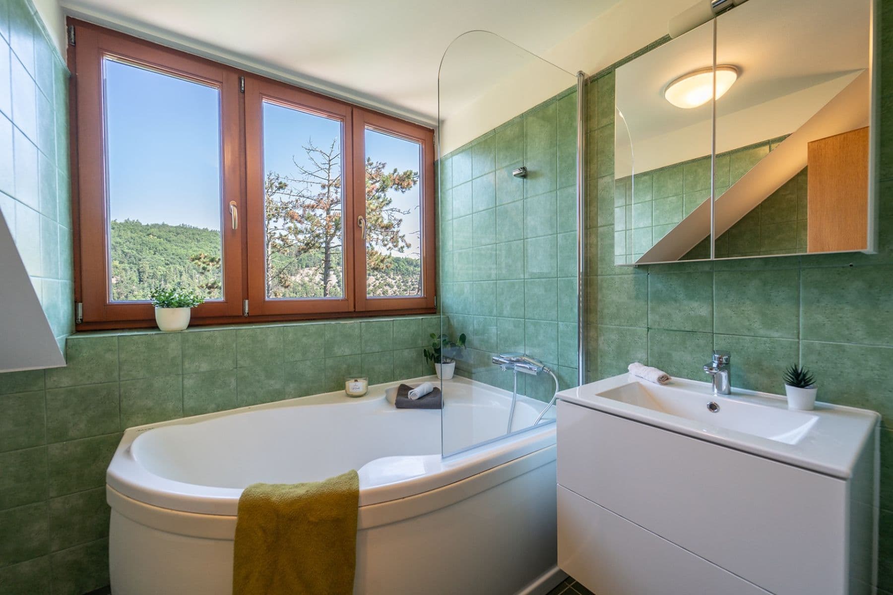 Prodej domu 188 m², pozemek 438 m², Pod Sokolovnou, Vrané nad Vltavou, Středočeský kraj Prodej domu 188 m², pozemek 438 m², Pod Sokolovnou, Vrané nad Vltavou, Středočeský kraj