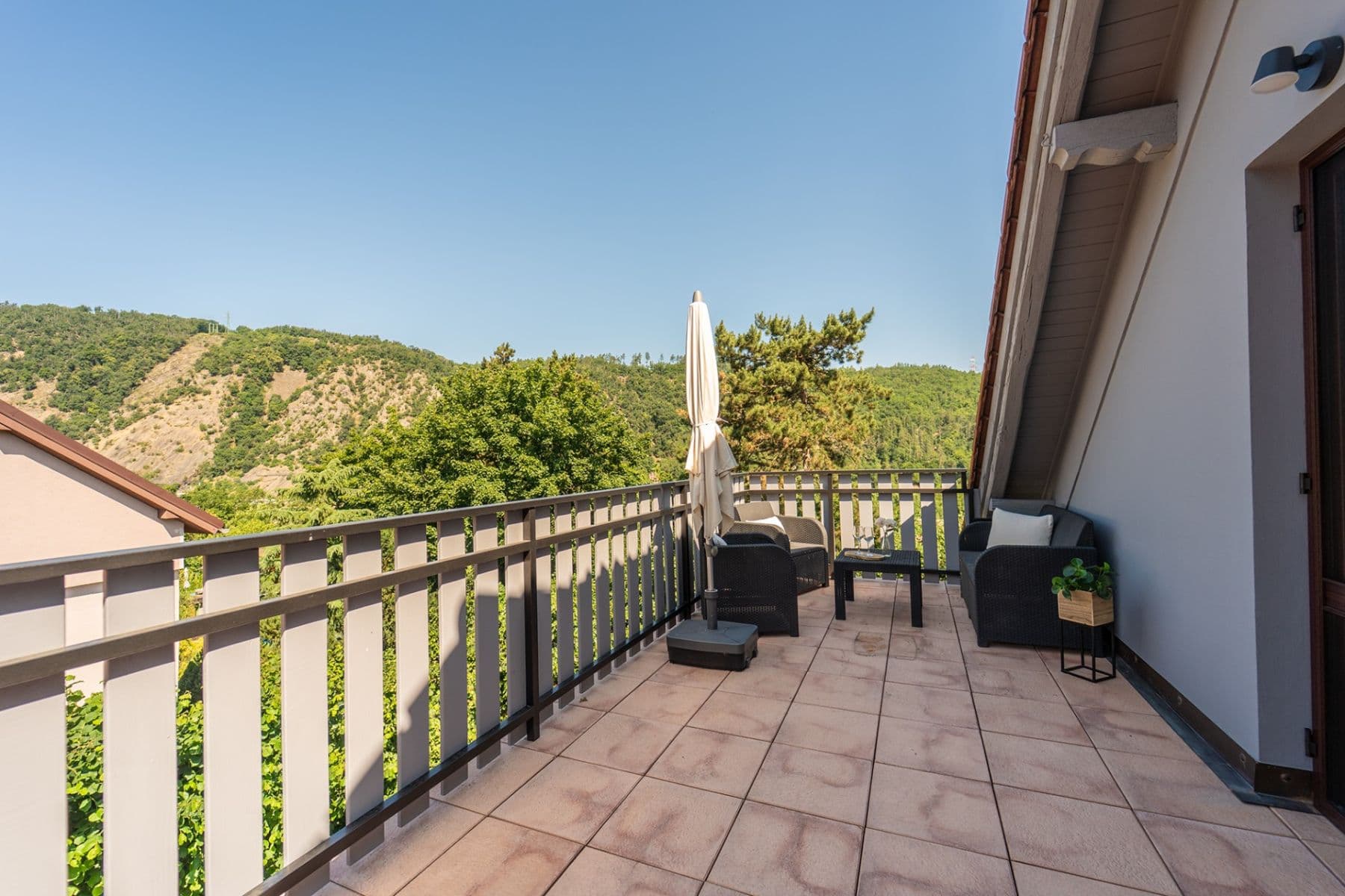 Prodej domu 188 m², pozemek 438 m², Pod Sokolovnou, Vrané nad Vltavou, Středočeský kraj Prodej domu 188 m², pozemek 438 m², Pod Sokolovnou, Vrané nad Vltavou, Středočeský kraj