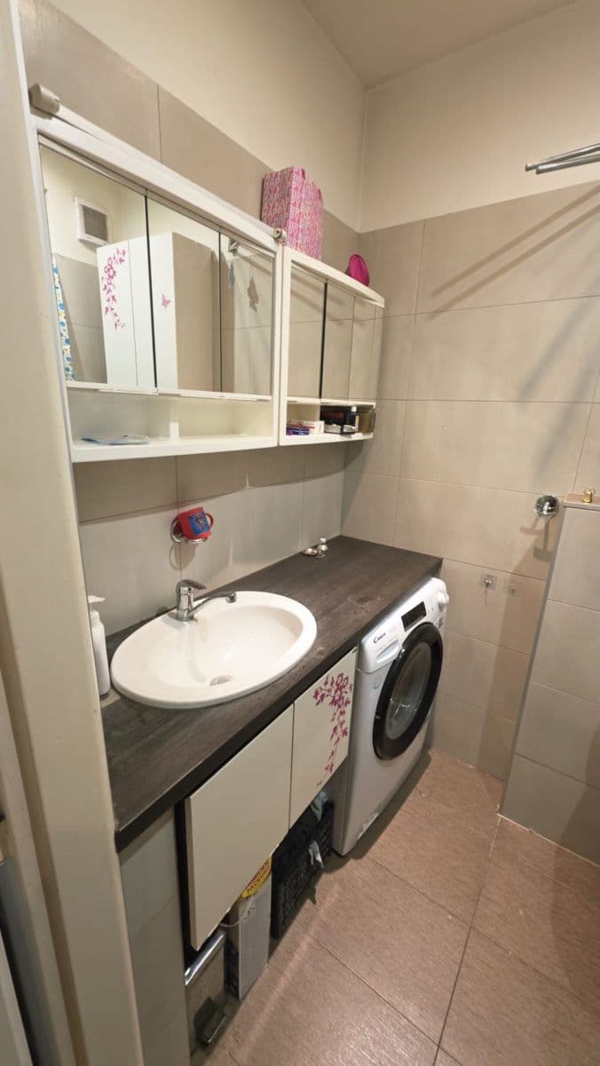 Pronájem bytu 2+kk 55 m², Dělnická, Praha, Praha Pronájem bytu 2+kk 55 m², Dělnická, Praha, Praha