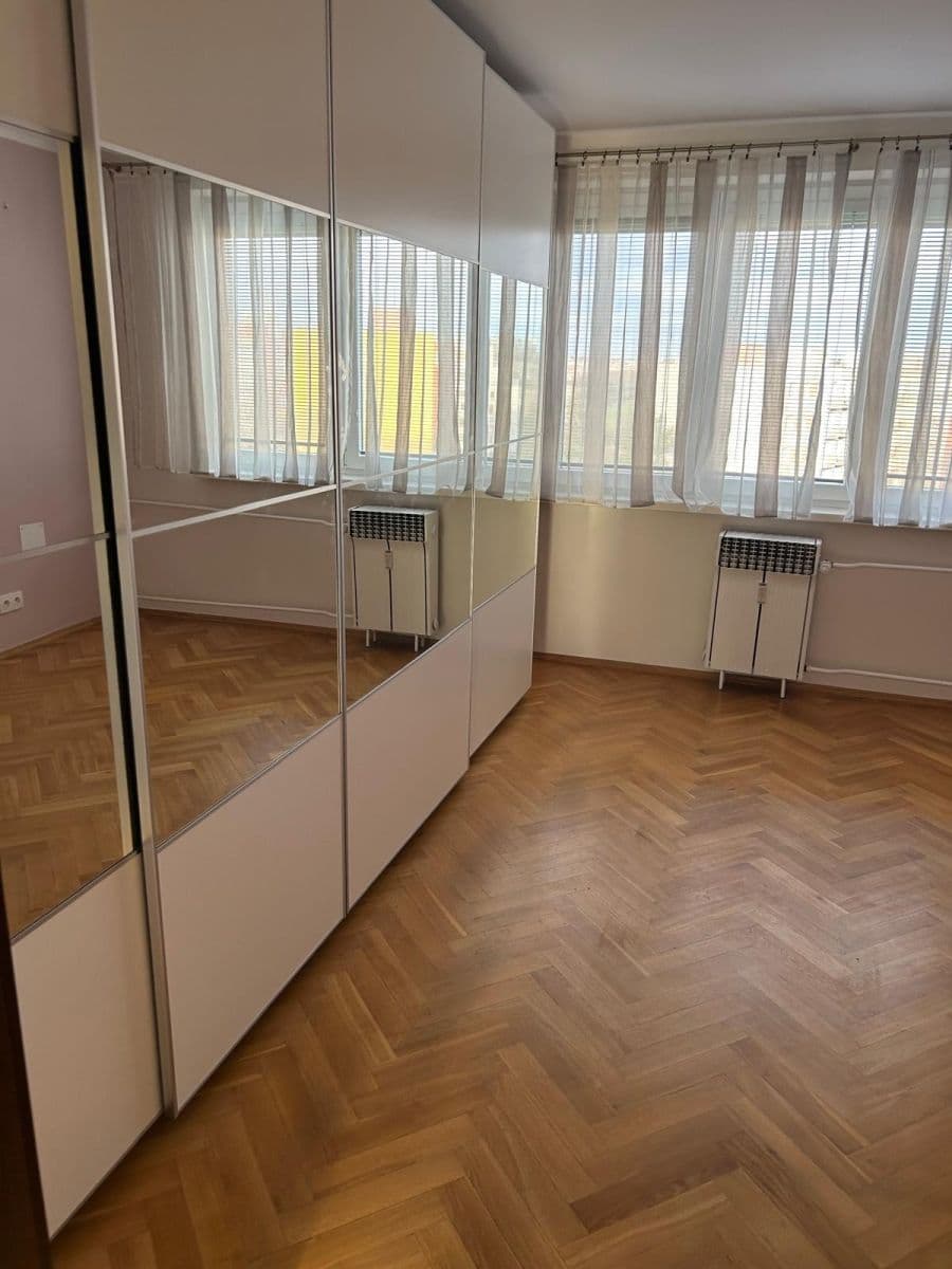 Pronájem bytu 4+1 76 m², Bělčická, Praha, Praha Pronájem bytu 4+1 76 m², Bělčická, Praha, Praha