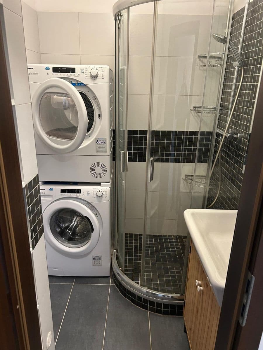 Pronájem bytu 4+1 76 m², Bělčická, Praha, Praha Pronájem bytu 4+1 76 m², Bělčická, Praha, Praha