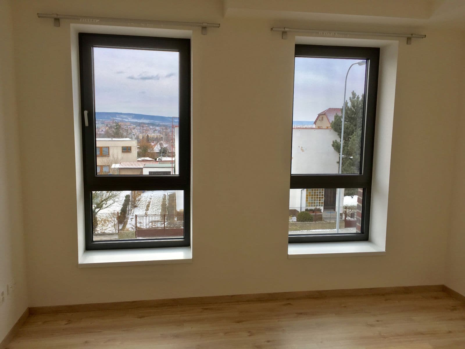 Pronájem bytu 2+kk 45 m², Luženská, Rakovník, Středočeský kraj Pronájem bytu 2+kk 45 m², Luženská, Rakovník, Středočeský kraj