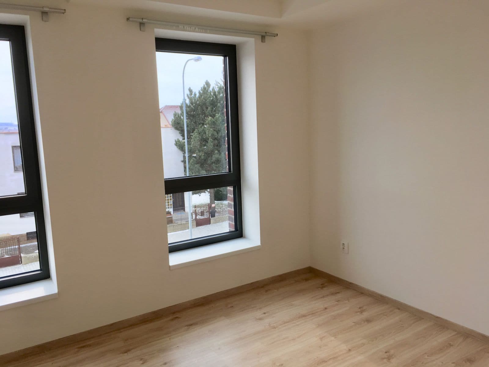 Pronájem bytu 2+kk 45 m², Luženská, Rakovník, Středočeský kraj Pronájem bytu 2+kk 45 m², Luženská, Rakovník, Středočeský kraj