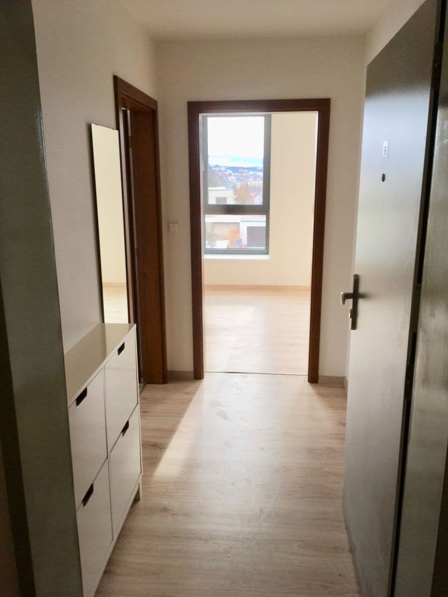 Pronájem bytu 2+kk 45 m², Luženská, Rakovník, Středočeský kraj Pronájem bytu 2+kk 45 m², Luženská, Rakovník, Středočeský kraj