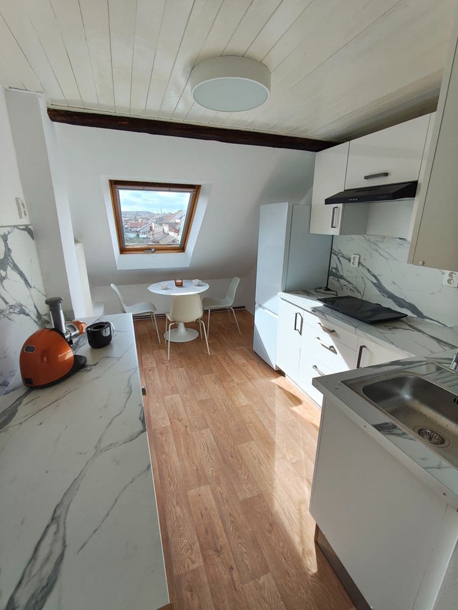 Pronájem bytu 1+1 42 m², Svojsíkova, Kladno, Středočeský kraj Pronájem bytu 1+1 42 m², Svojsíkova, Kladno, Středočeský kraj