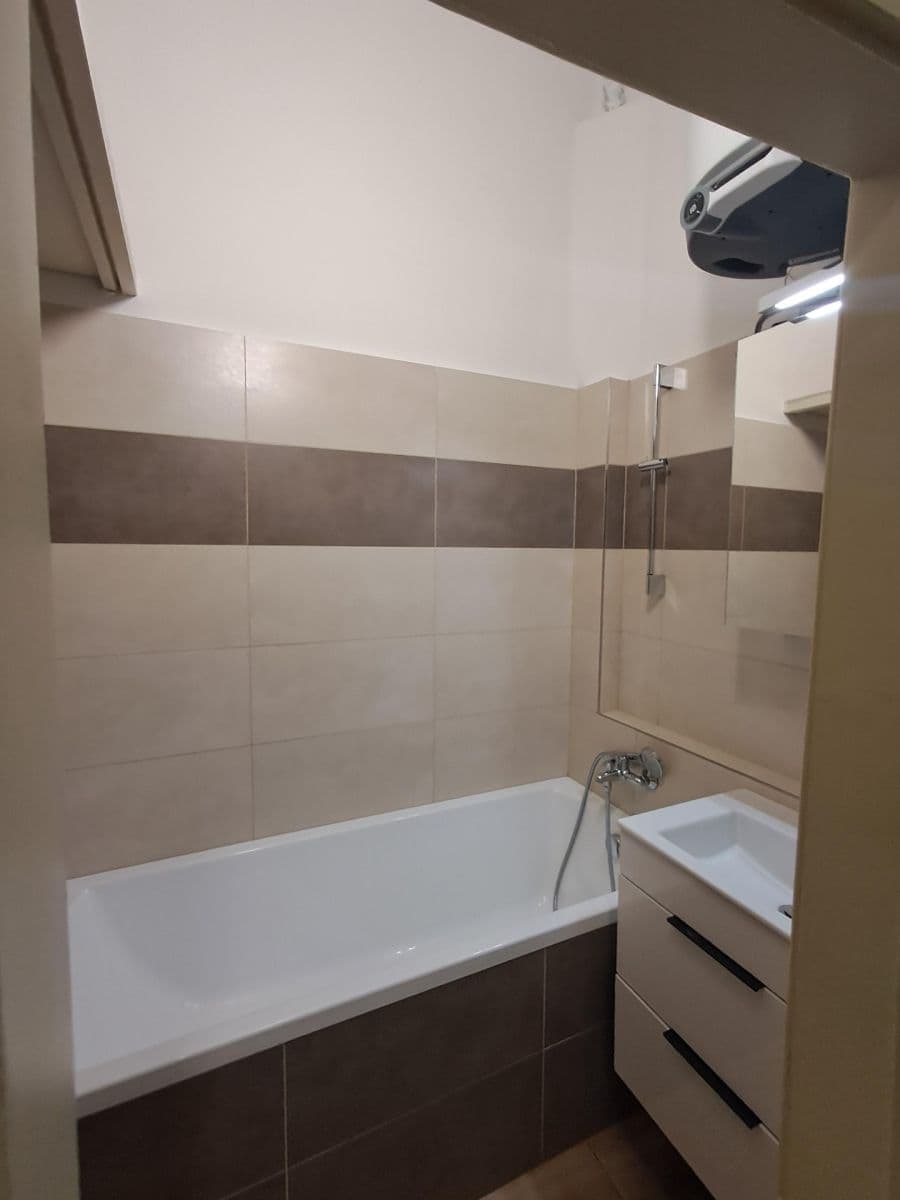 Pronájem bytu 2+1 65 m², Kodaňská, Praha, Praha Pronájem bytu 2+1 65 m², Kodaňská, Praha, Praha