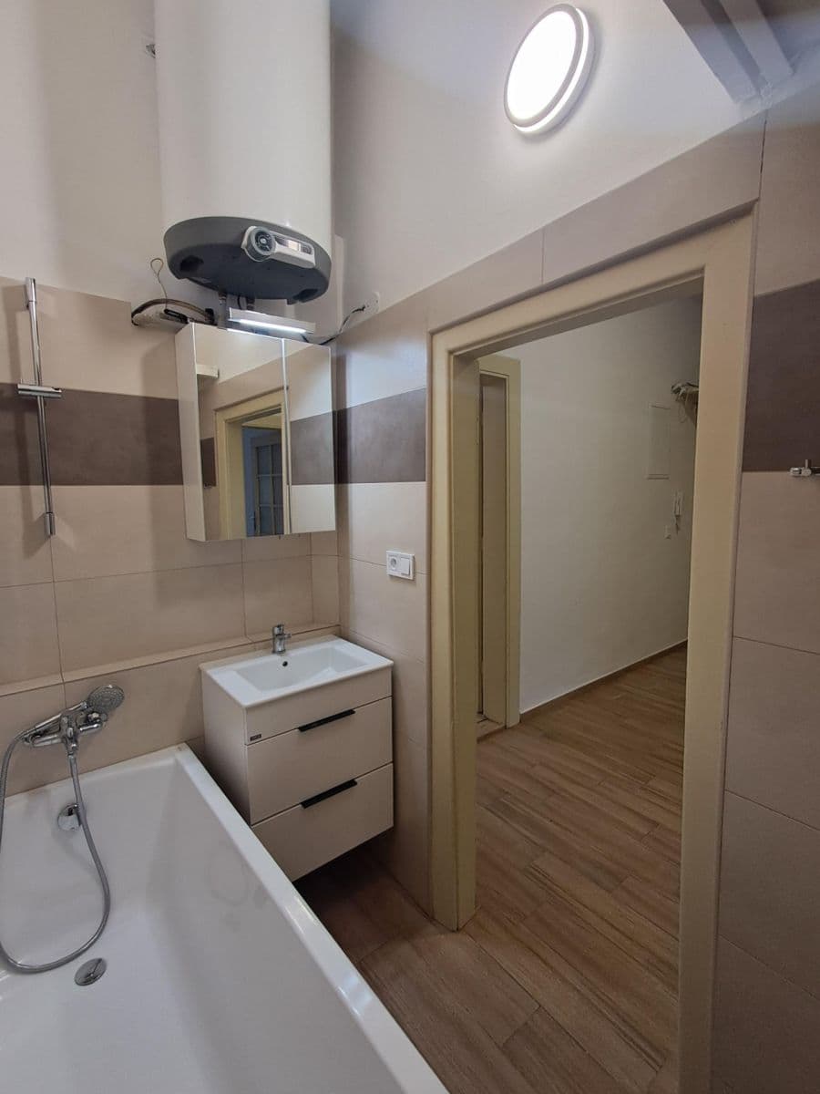 Pronájem bytu 2+1 65 m², Kodaňská, Praha, Praha Pronájem bytu 2+1 65 m², Kodaňská, Praha, Praha
