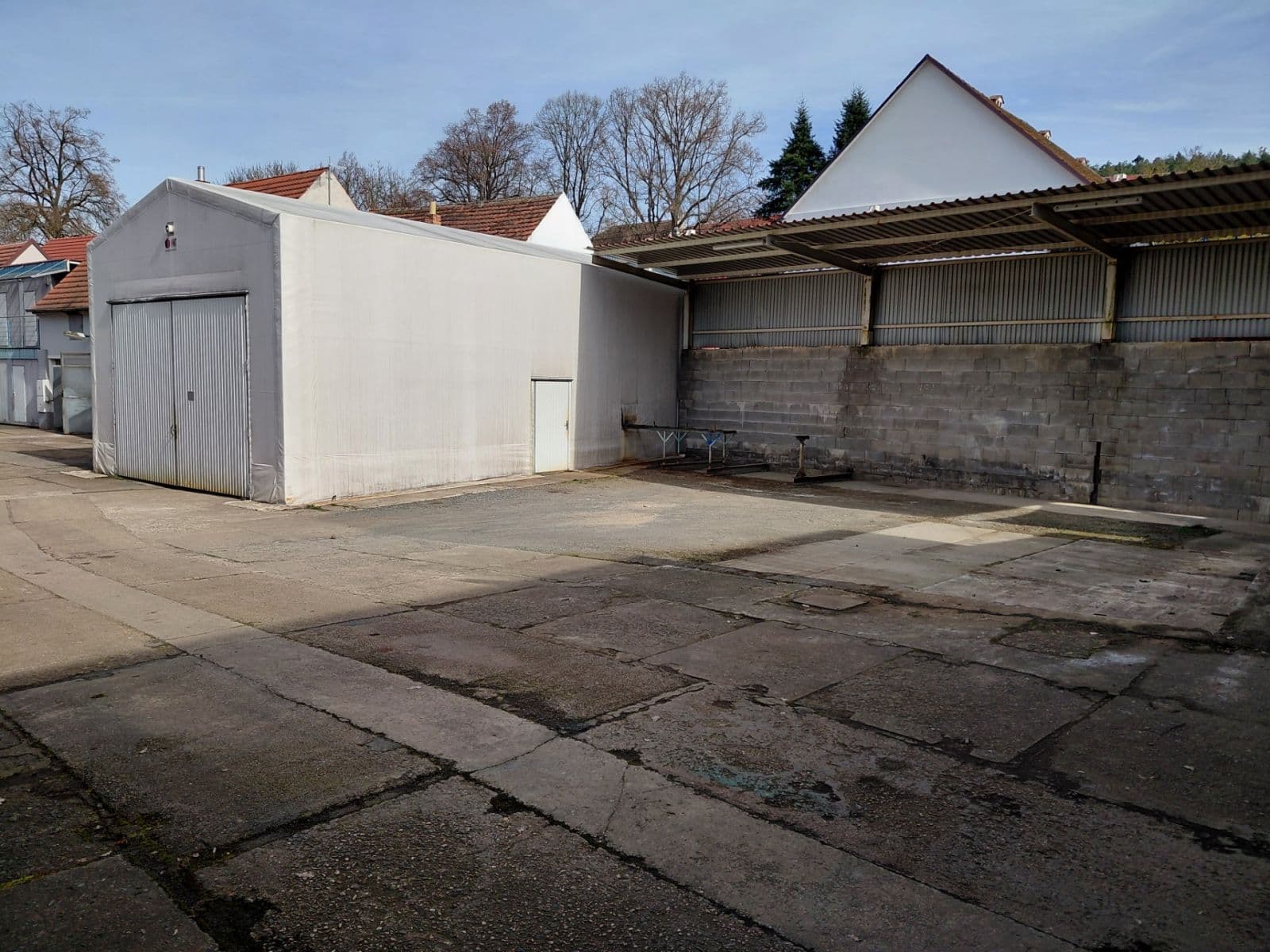 Pronájem nebytového prostoru 700 m², Dnešice, Plzeňský kraj Pronájem nebytového prostoru 700 m², Dnešice, Plzeňský kraj