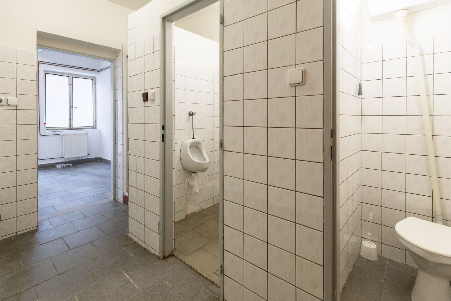 Pronájem nebytového prostoru 700 m², Dnešice, Plzeňský kraj Pronájem nebytového prostoru 700 m², Dnešice, Plzeňský kraj