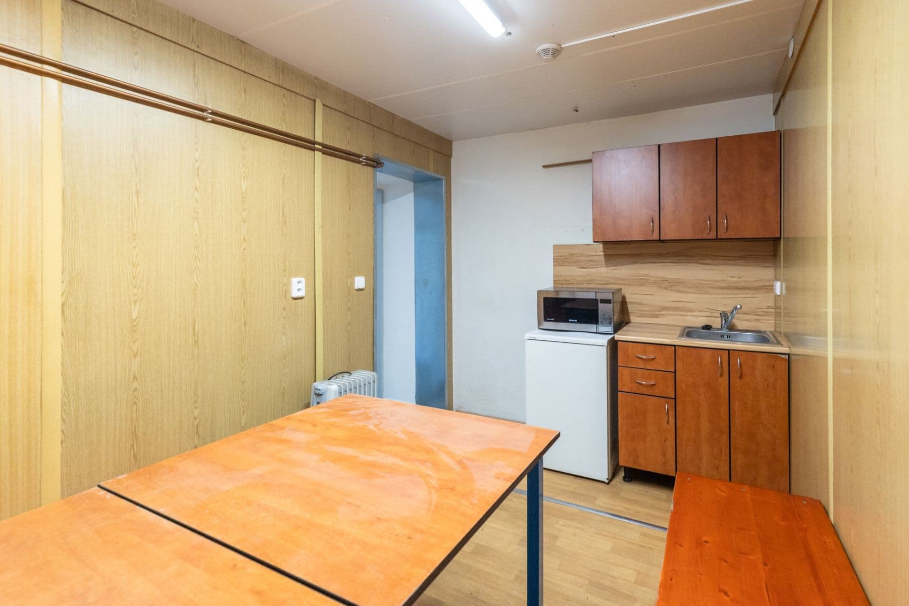 Pronájem nebytového prostoru 700 m², Dnešice, Plzeňský kraj Pronájem nebytového prostoru 700 m², Dnešice, Plzeňský kraj