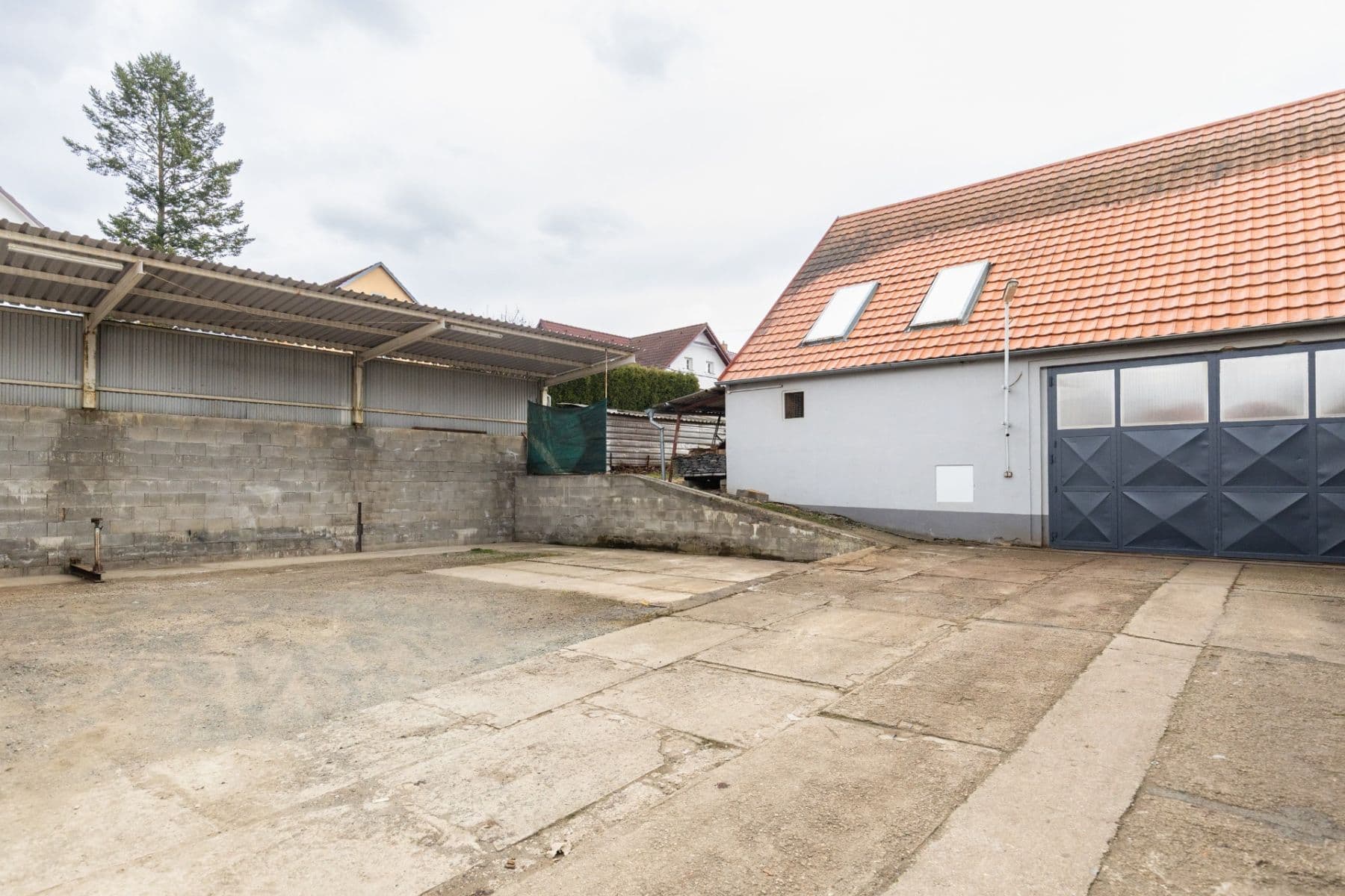 Pronájem nebytového prostoru 700 m², Dnešice, Plzeňský kraj Pronájem nebytového prostoru 700 m², Dnešice, Plzeňský kraj