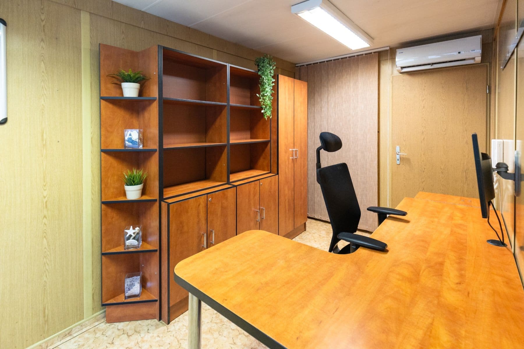 Pronájem nebytového prostoru 700 m², Dnešice, Plzeňský kraj Pronájem nebytového prostoru 700 m², Dnešice, Plzeňský kraj