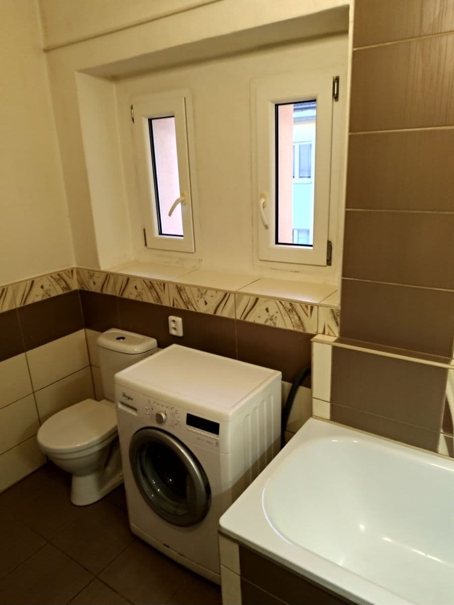 Pronájem bytu 2+kk 59 m², třída T. G. Masaryka, Roudnice nad Labem, Ústecký kraj Pronájem bytu 2+kk 59 m², třída T. G. Masaryka, Roudnice nad Labem, Ústecký kraj