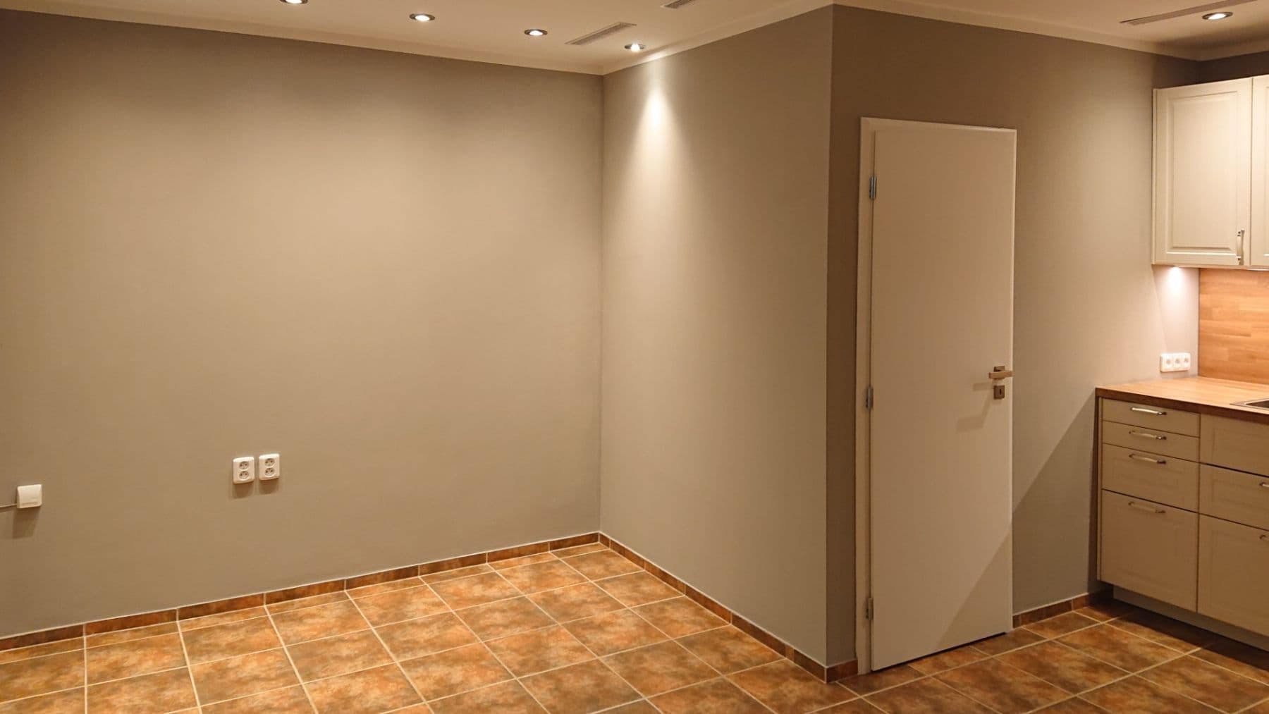 Prodej bytu 1+kk 22 m², Felklova, Roztoky, Středočeský kraj Prodej bytu 1+kk 22 m², Felklova, Roztoky, Středočeský kraj