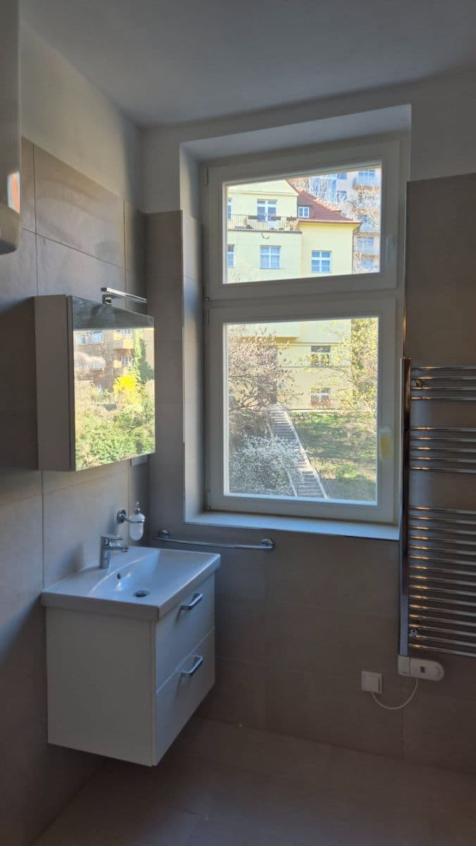 Pronájem bytu 1+kk 27 m², Bělehradská, Praha, Praha Pronájem bytu 1+kk 27 m², Bělehradská, Praha, Praha