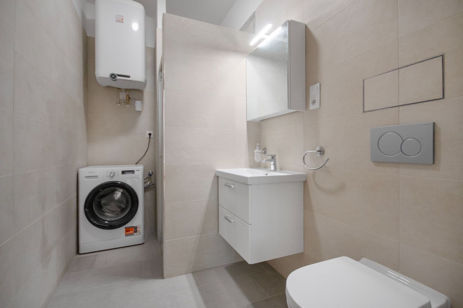 Pronájem bytu 1+kk 27 m², Bělehradská, Praha, Praha Pronájem bytu 1+kk 27 m², Bělehradská, Praha, Praha