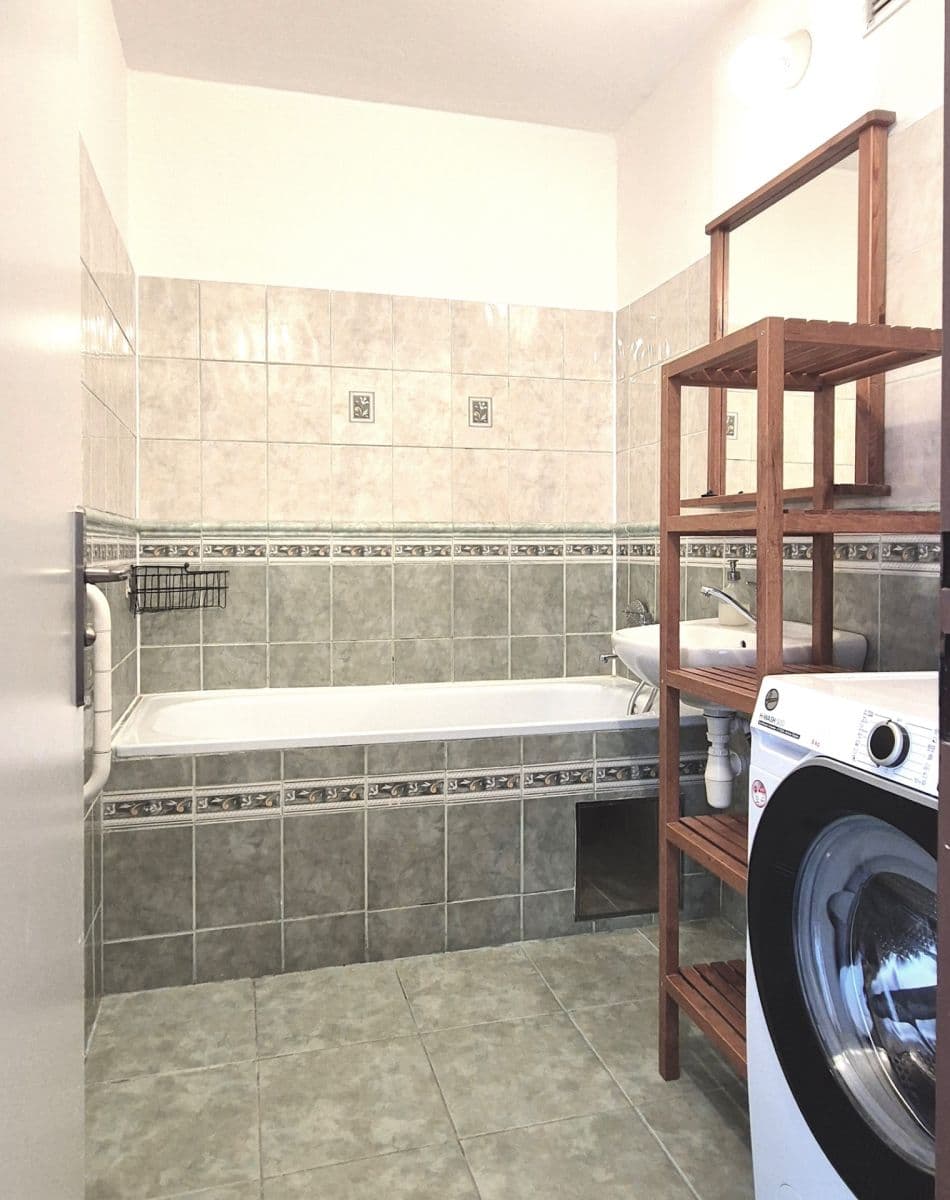 Pronájem bytu 3+1 68 m², Šiškova, Praha, Praha Pronájem bytu 3+1 68 m², Šiškova, Praha, Praha