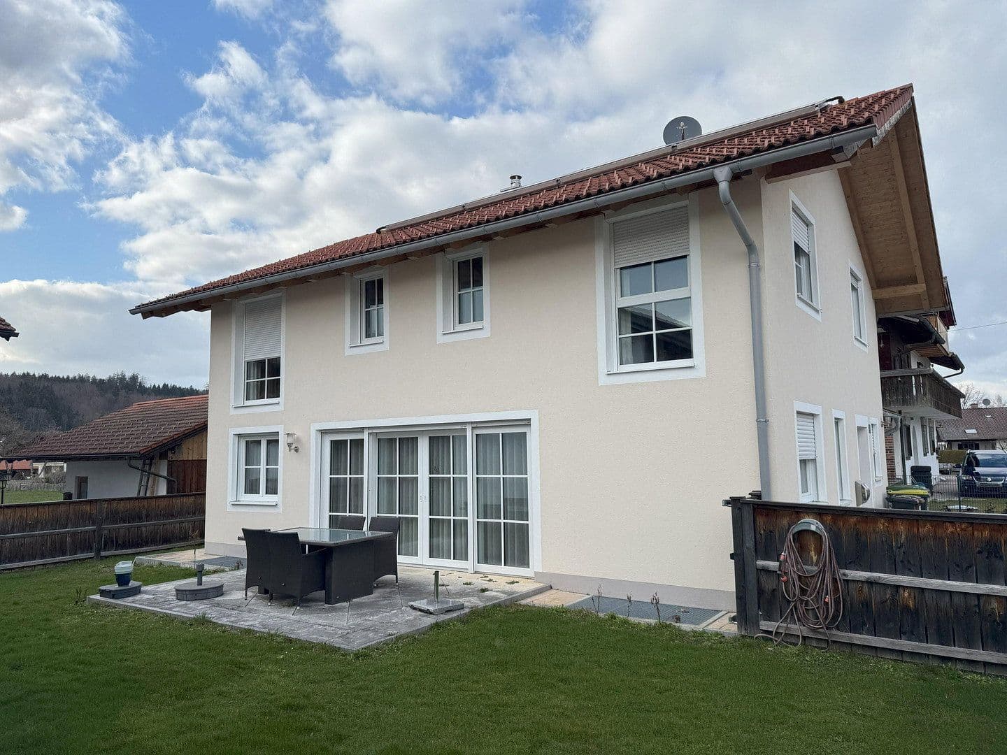Pronájem domu 148 m², pozemek 338 m², Gartenstraße 2a, Dietramszell, Bavorsko Pronájem domu 148 m², pozemek 338 m², Gartenstraße 2a, Dietramszell, Bavorsko